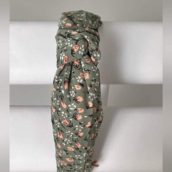 Knotted Headband | GREEN FLORAL | One Piece! NEW!! - Picture 3 of 6